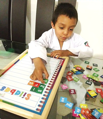 TABLERO DE SILABAS - Ivanna & Pau - Juguetes, material didactico y productos para niños y el bienestar familiar