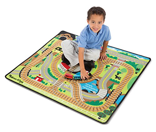 Melissa & Doug Alrededor del Ferrocarril - Alfombra de tren con 3 vagones de tren de madera que se conectan (100 x 91 cm)