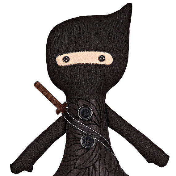 Muñeca Shinobi - Ivanna & Pau - Juguetes, material didactico y productos para niños y el bienestar familiar